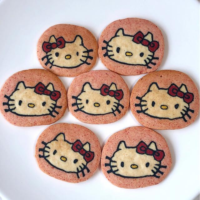 キティちゃんのアイスボックスクッキーを 作りました アイスボックス